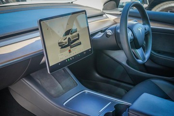 https://vehicle-cdn.autoleague.cloud/32225_81009933_17.jpg