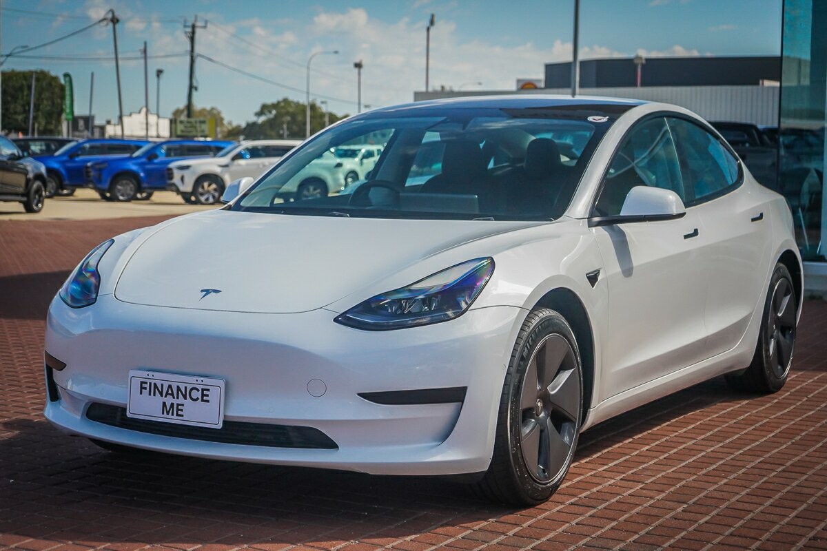 Tesla Model 3 image 4