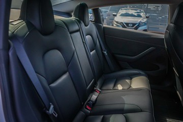 https://vehicle-cdn.autoleague.cloud/32225_81009933_8.jpg