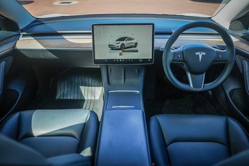 https://vehicle-cdn.autoleague.cloud/32225_81009933_9.jpg