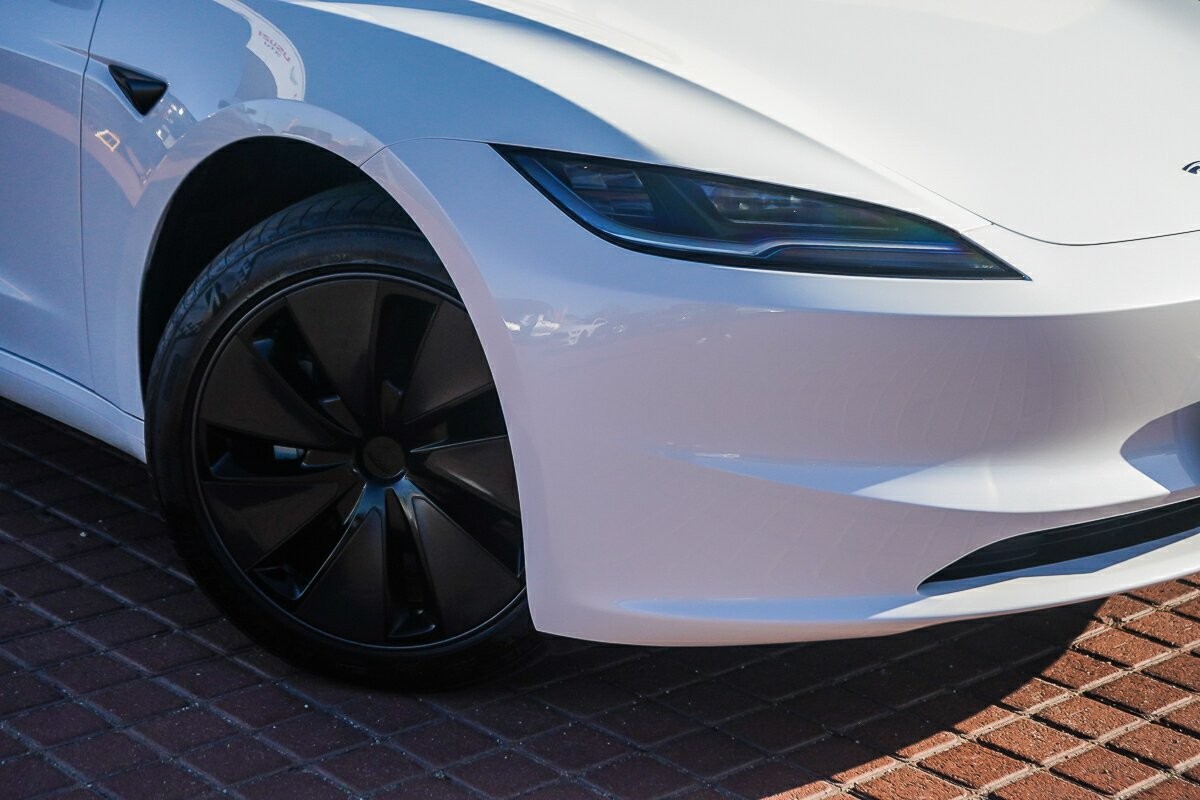 Tesla Model 3 image 2