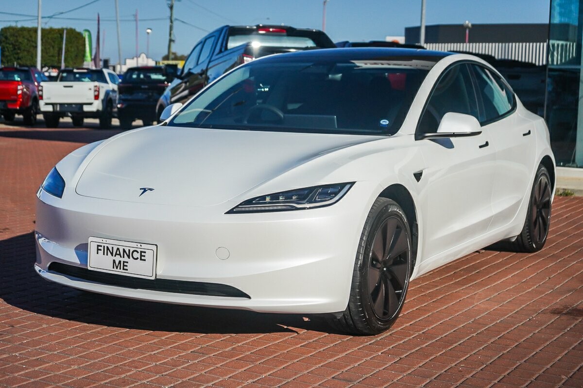 Tesla Model 3 image 4