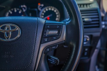 https://vehicle-cdn.autoleague.cloud/32225_81009949_14.jpg