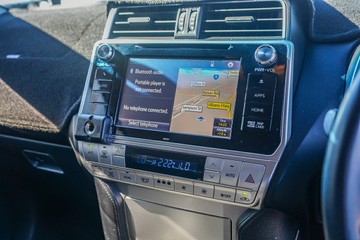 https://vehicle-cdn.autoleague.cloud/32225_81009949_17.jpg