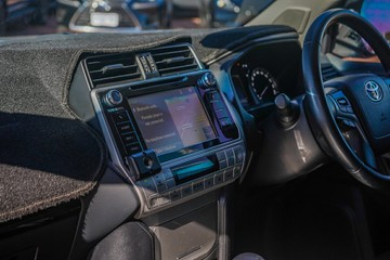 https://vehicle-cdn.autoleague.cloud/32225_81009949_21.jpg