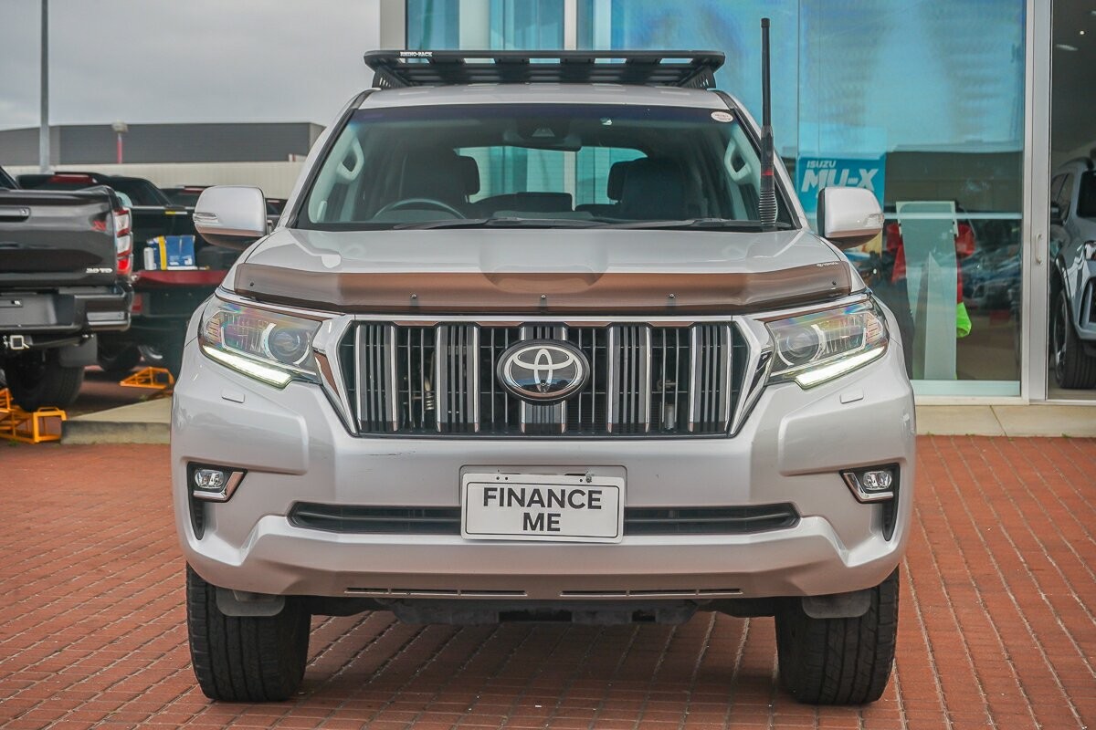 Toyota Landcruiser Prado image 3