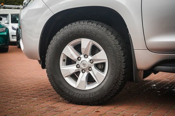 https://vehicle-cdn.autoleague.cloud/32225_81009949_5.jpg