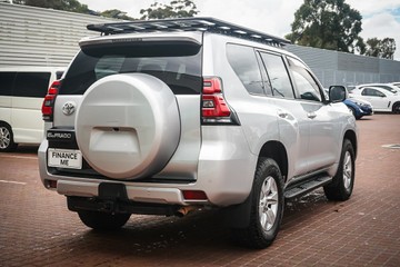 https://vehicle-cdn.autoleague.cloud/32225_81009949_8.jpg