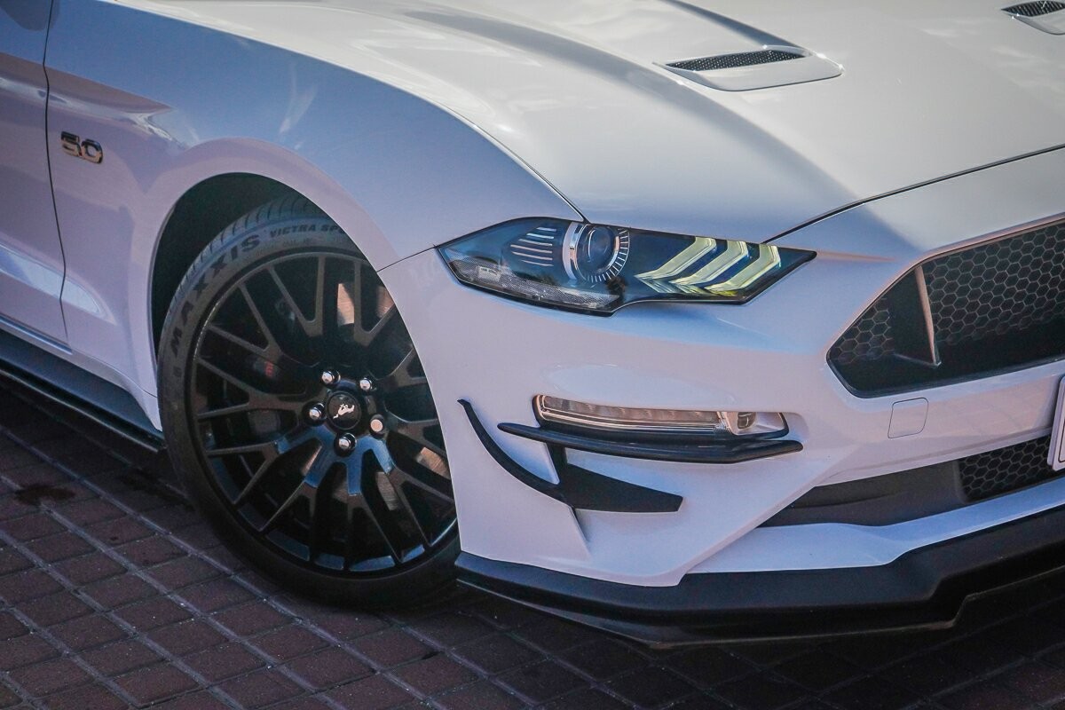 Ford Mustang image 2