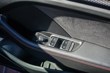 https://vehicle-cdn.autoleague.cloud/32225_81009952_11.jpg