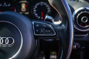 https://vehicle-cdn.autoleague.cloud/32225_81009952_13.jpg