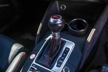 https://vehicle-cdn.autoleague.cloud/32225_81009952_17.jpg