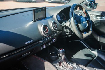 https://vehicle-cdn.autoleague.cloud/32225_81009952_19.jpg