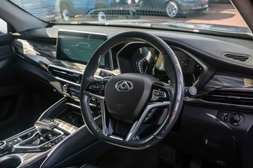 https://vehicle-cdn.autoleague.cloud/32225_81009961_13.jpg