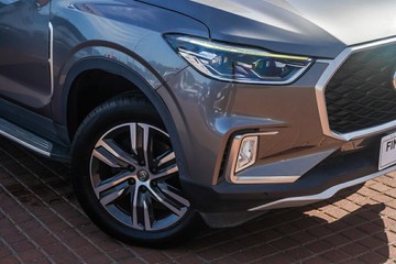 https://vehicle-cdn.autoleague.cloud/32225_81009961_2.jpg