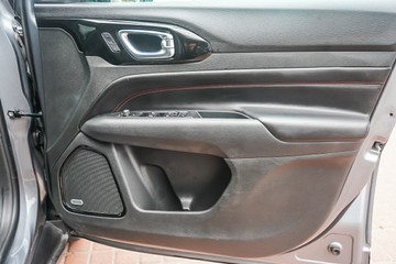 https://vehicle-cdn.autoleague.cloud/32225_81009965_10.jpg