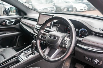 https://vehicle-cdn.autoleague.cloud/32225_81009965_12.jpg