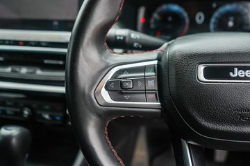 https://vehicle-cdn.autoleague.cloud/32225_81009965_14.jpg