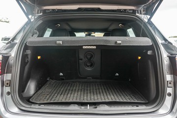 https://vehicle-cdn.autoleague.cloud/32225_81009965_18.jpg
