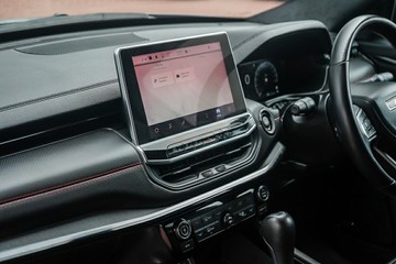 https://vehicle-cdn.autoleague.cloud/32225_81009965_20.jpg