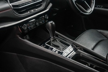 https://vehicle-cdn.autoleague.cloud/32225_81009965_21.jpg