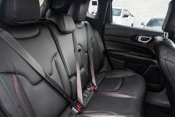 https://vehicle-cdn.autoleague.cloud/32225_81009965_8.jpg