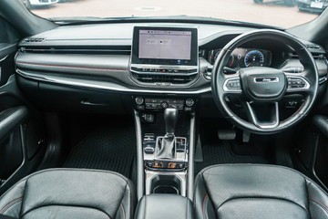 https://vehicle-cdn.autoleague.cloud/32225_81009965_9.jpg