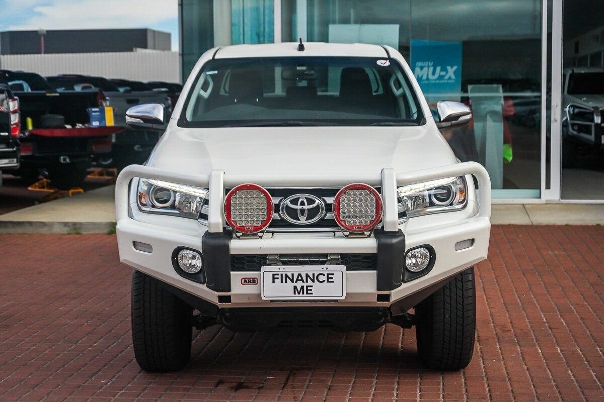 Toyota Hilux image 3