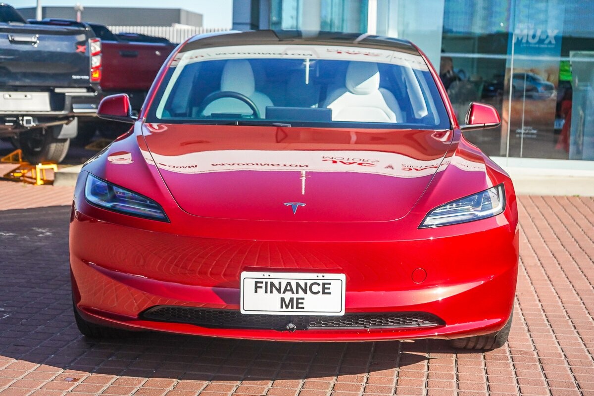 Tesla Model 3 image 3