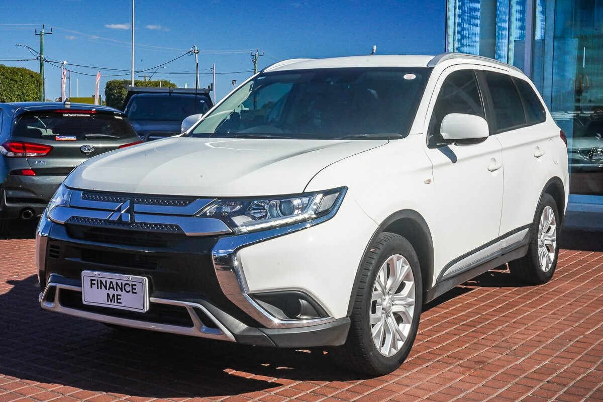 Mitsubishi Outlander image 4