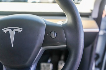 https://vehicle-cdn.autoleague.cloud/32225_81009991_15.jpg