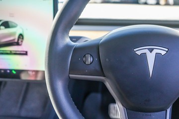 https://vehicle-cdn.autoleague.cloud/32225_81009991_16.jpg