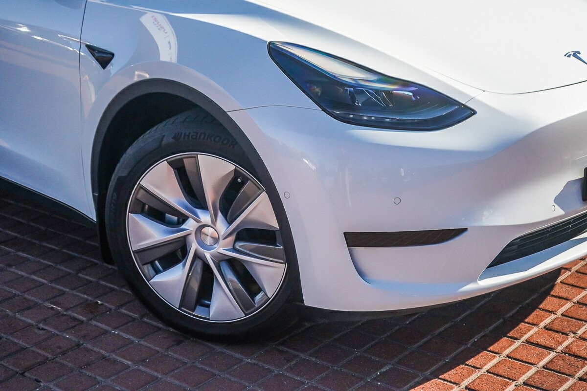 Tesla Model Y image 2