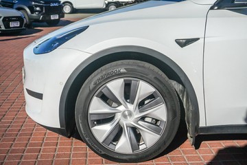 https://vehicle-cdn.autoleague.cloud/32225_81009991_6.jpg