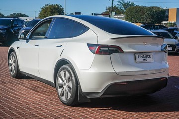 https://vehicle-cdn.autoleague.cloud/32225_81009991_7.jpg