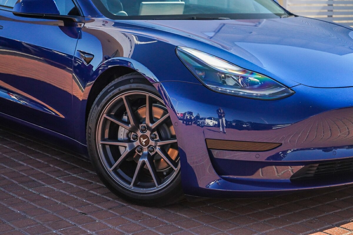 Tesla Model 3 image 2