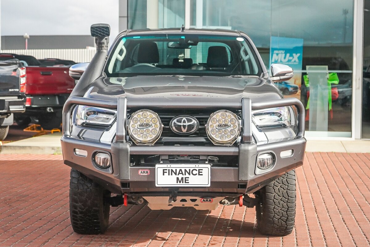 Toyota Hilux image 3