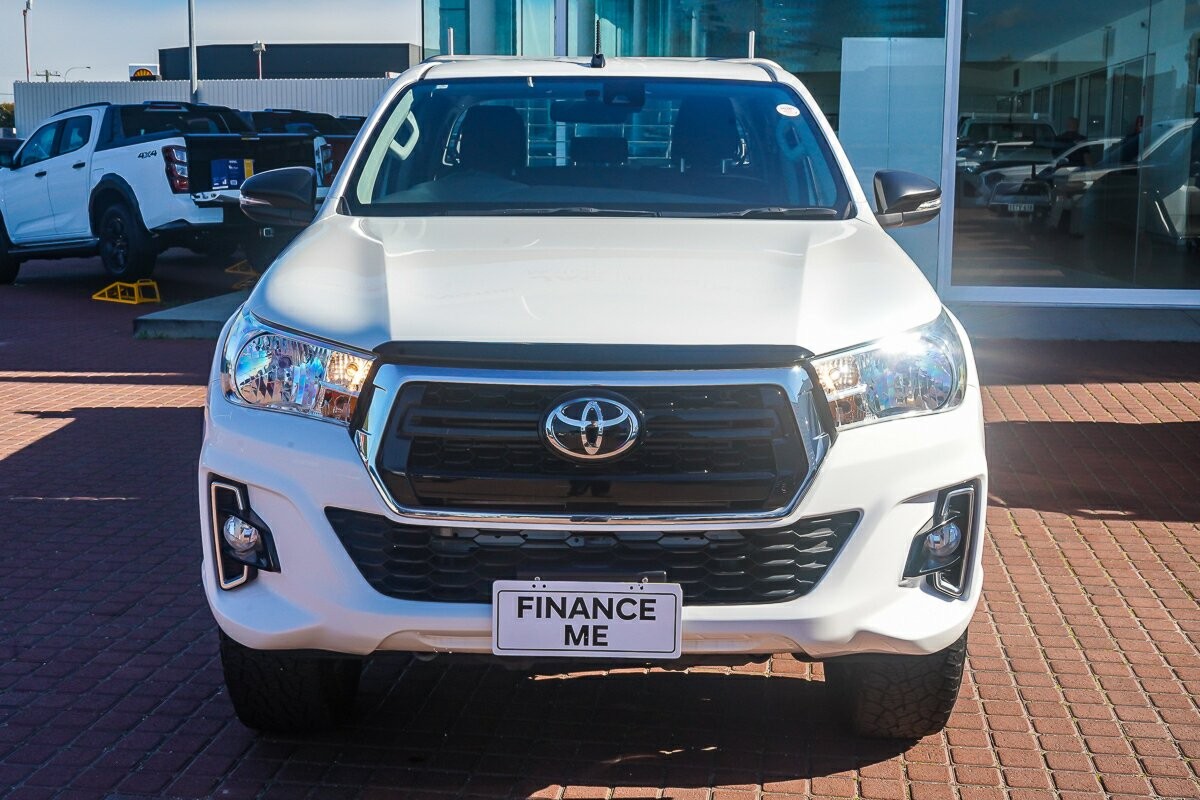 Toyota Hilux image 3