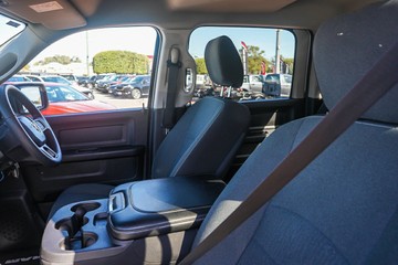 https://vehicle-cdn.autoleague.cloud/32225_81009998_23.jpg
