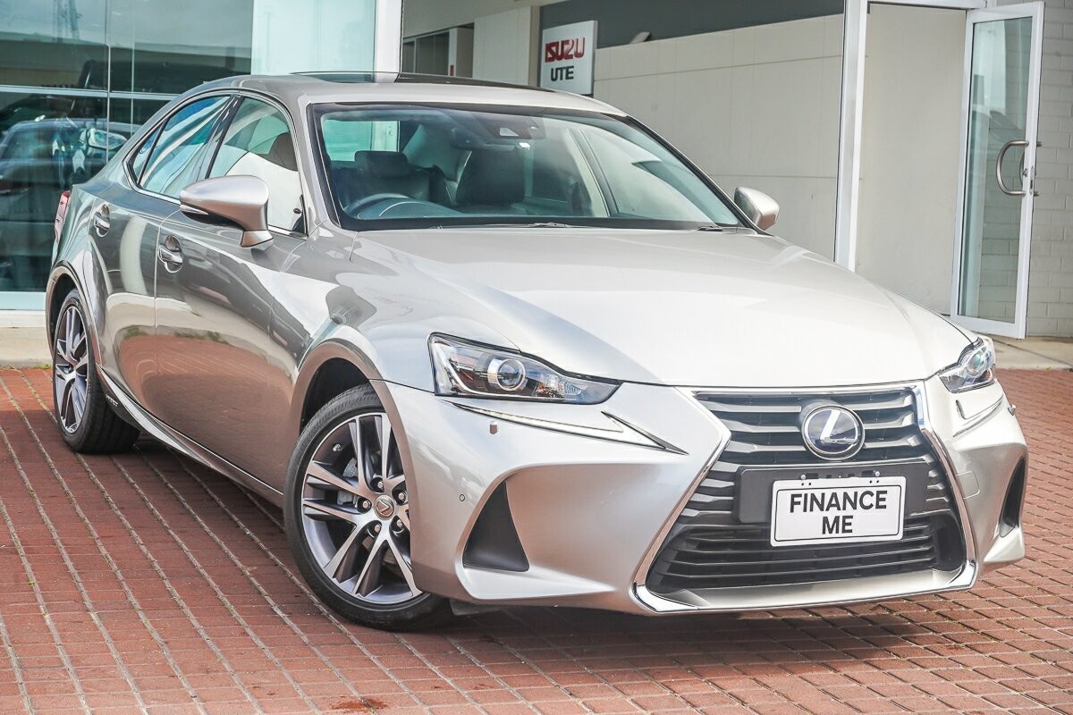 Lexus Is image 1