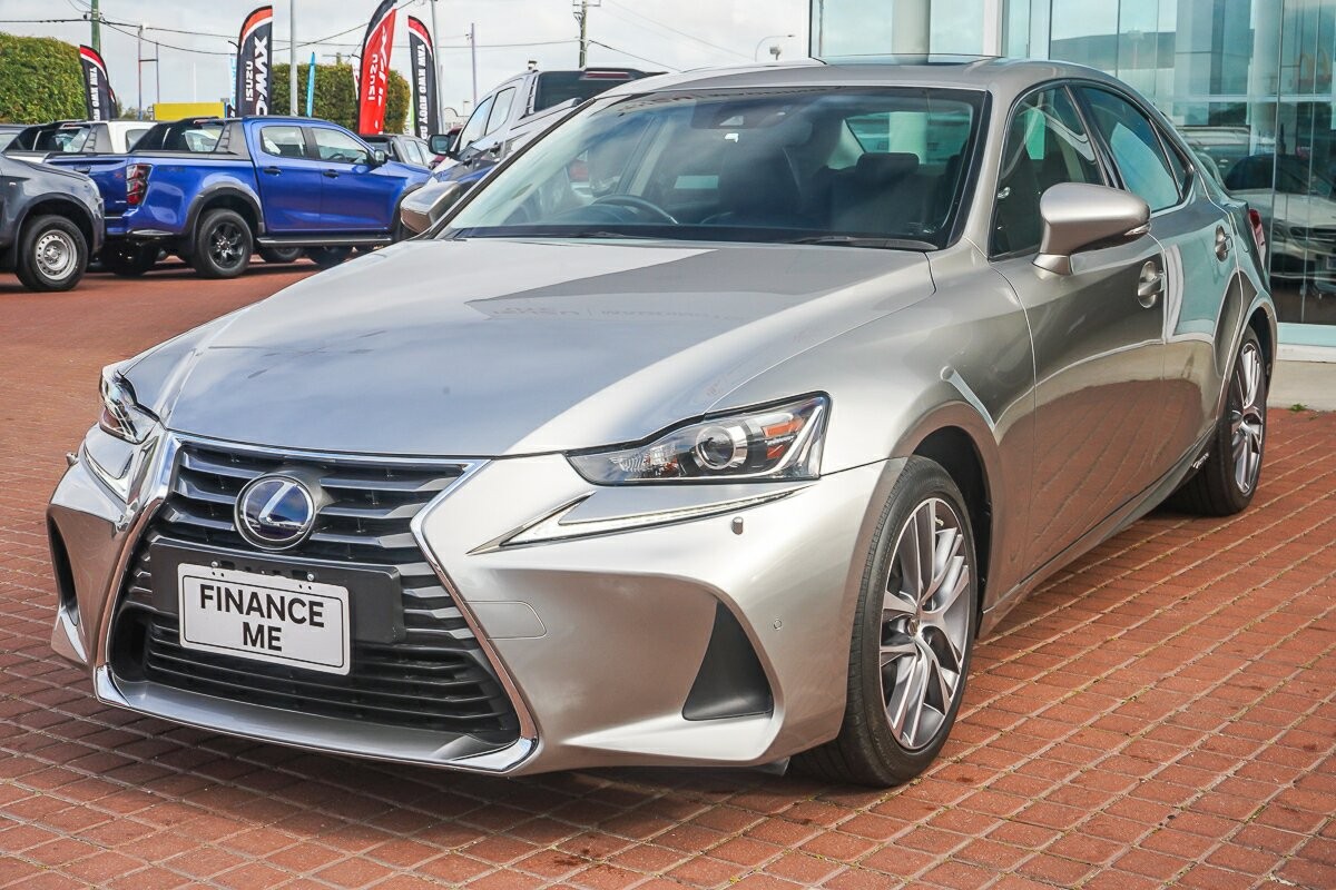 Lexus Is image 4