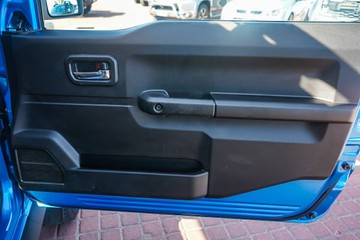 https://vehicle-cdn.autoleague.cloud/32225_81010000_10.jpg