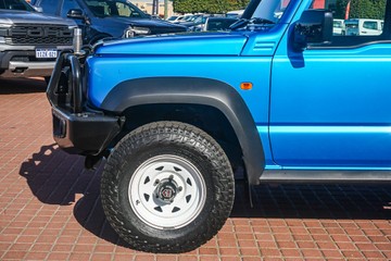 https://vehicle-cdn.autoleague.cloud/32225_81010000_5.jpg