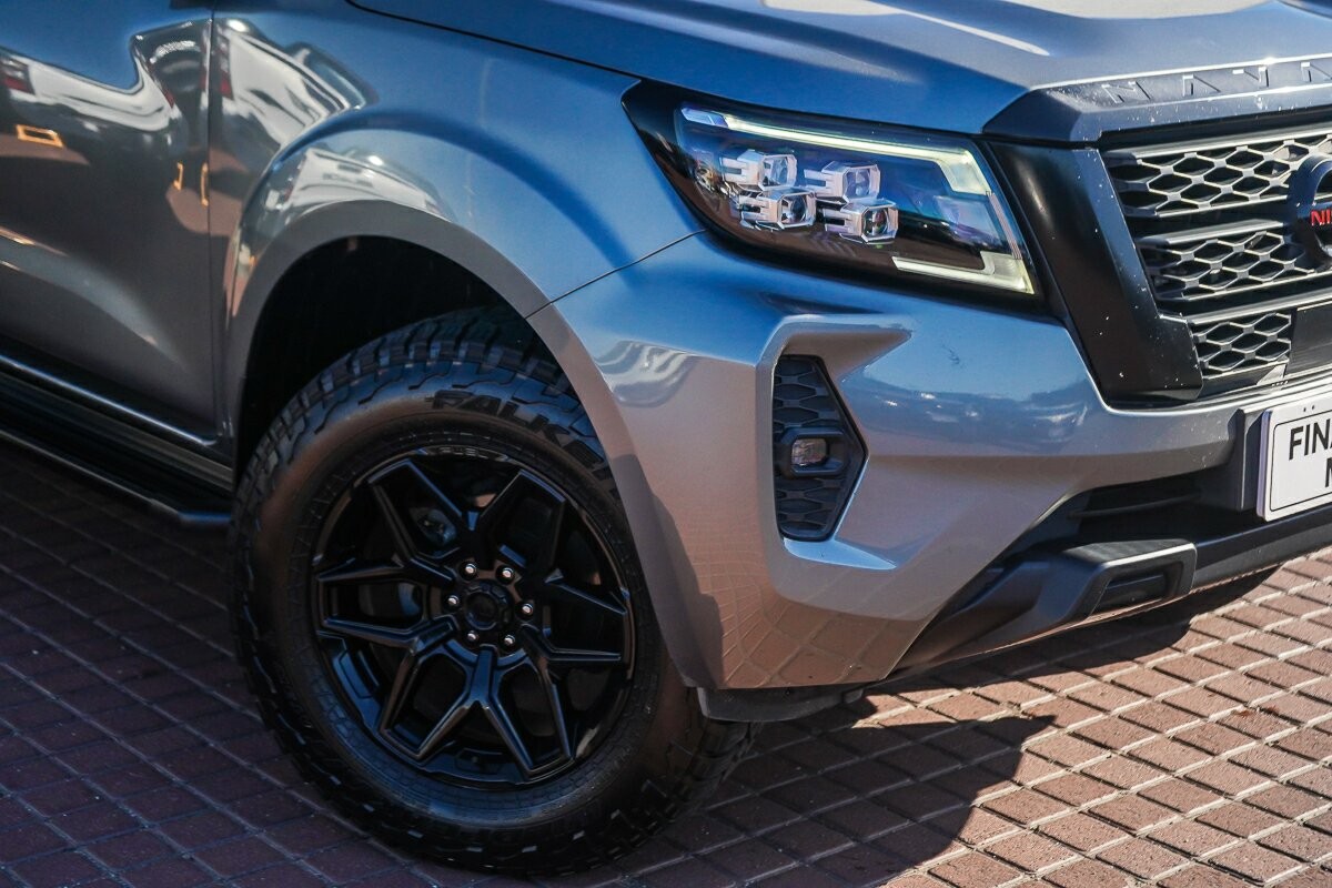 Nissan Navara image 2