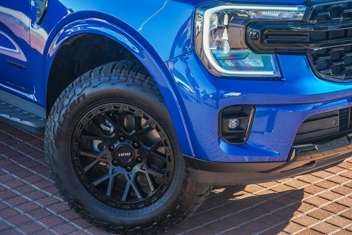 Ford Everest image 2