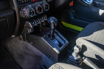 https://vehicle-cdn.autoleague.cloud/32225_81010008_18.jpg