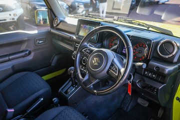 https://vehicle-cdn.autoleague.cloud/32225_81010008_9.jpg