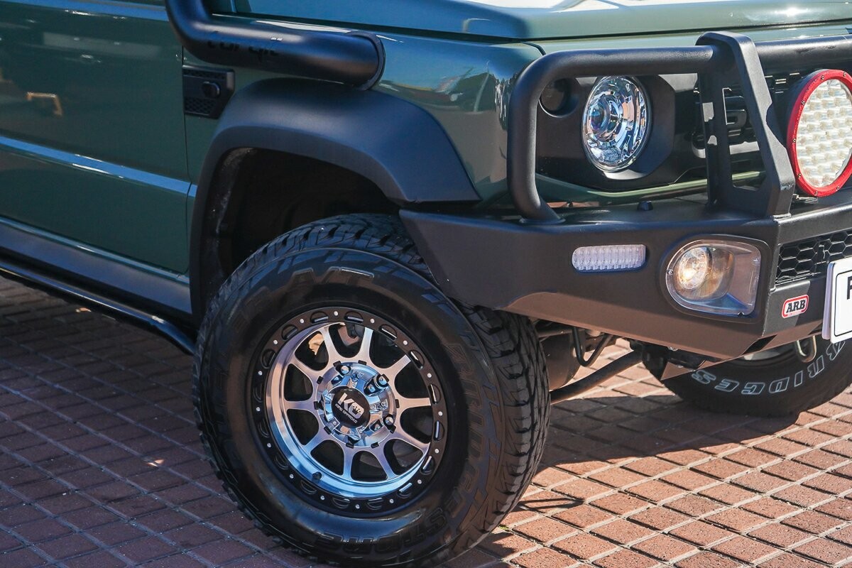Suzuki Jimny image 2
