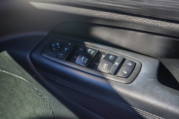 https://vehicle-cdn.autoleague.cloud/32225_81010020_12.jpg