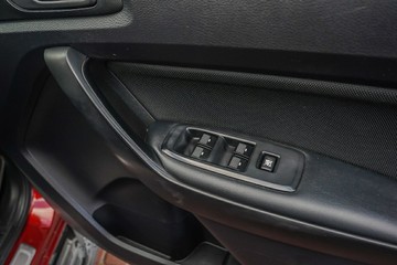 https://vehicle-cdn.autoleague.cloud/32225_81010033_12.jpg